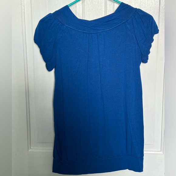 EUC BCBG Short Sleeve Top - Picture 2 of 7